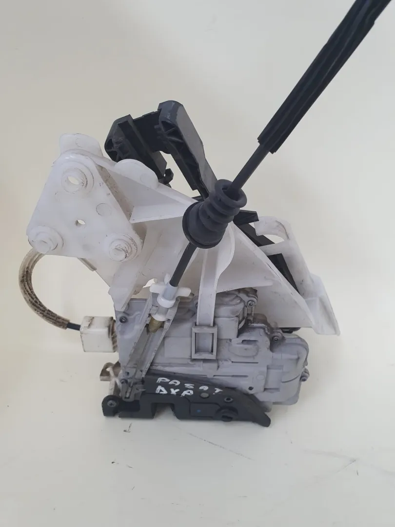 Serratura posteriore destra Volkswagen Passat del 2013 CODICE RICAMBIO : 3C4839016A