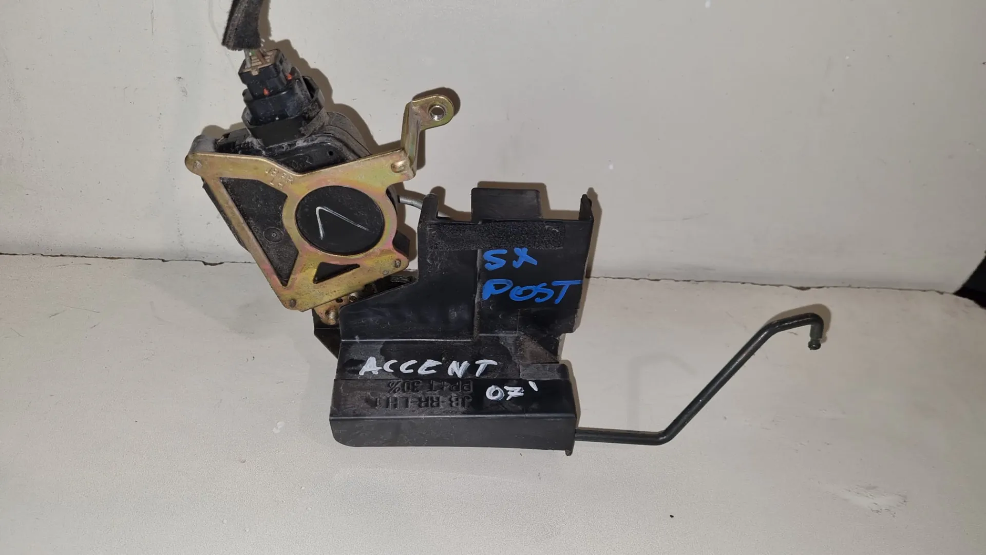 Serratura posteriore sinistra Hyundai Accent del 2007 1.5 Diesel