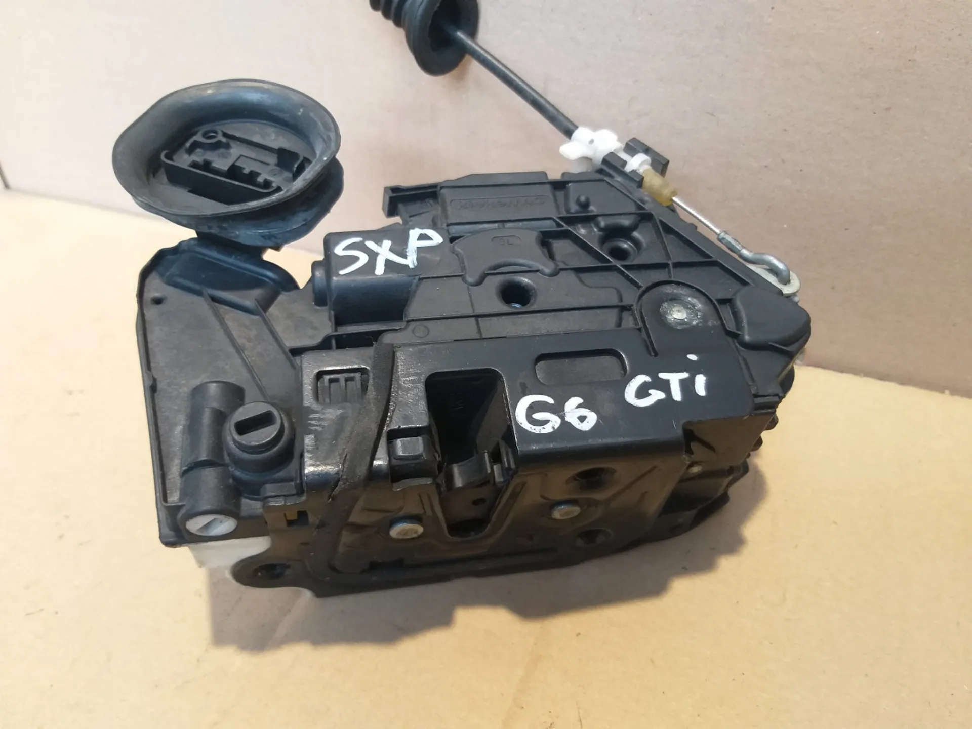 Serratura posteriore sinistra Volkswagen Golf 6 del 2010