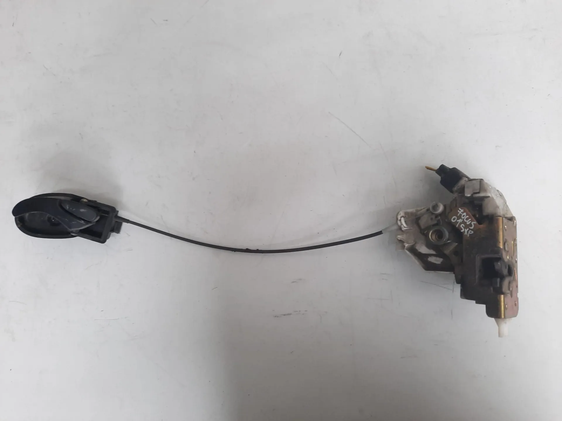 Serratura posteriore sinstra Ford Focus 1.6 B del 2001