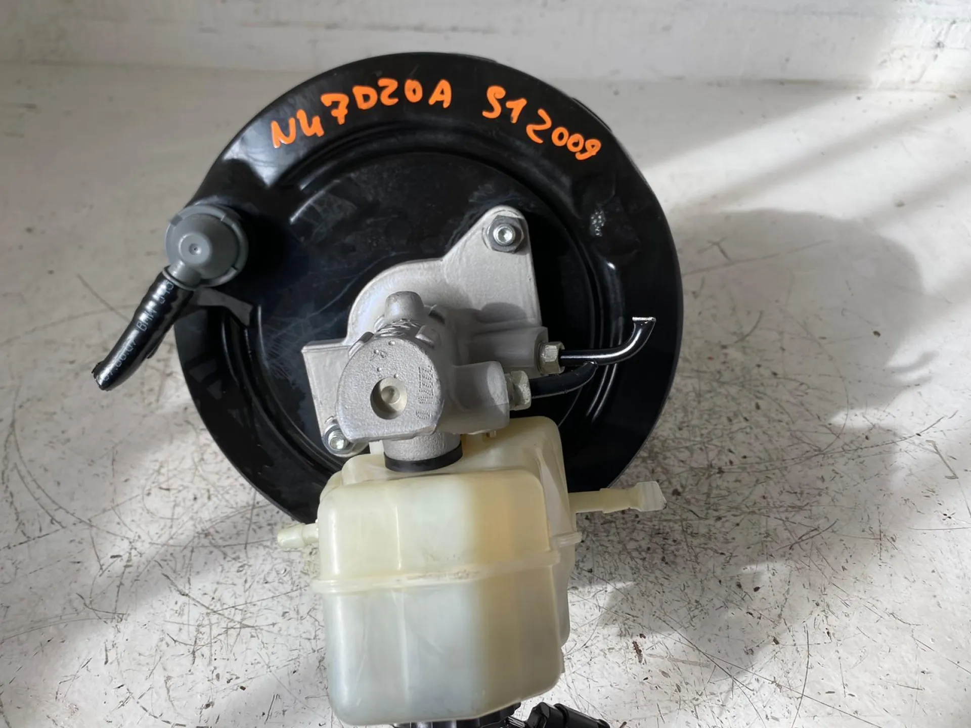 SERVOFRENO con codice 29 6775929 01 da BMW Serie 1 Serie (E87) (07>) 2000 Diesel con codice motore N47D20A/N47D20A (2009)