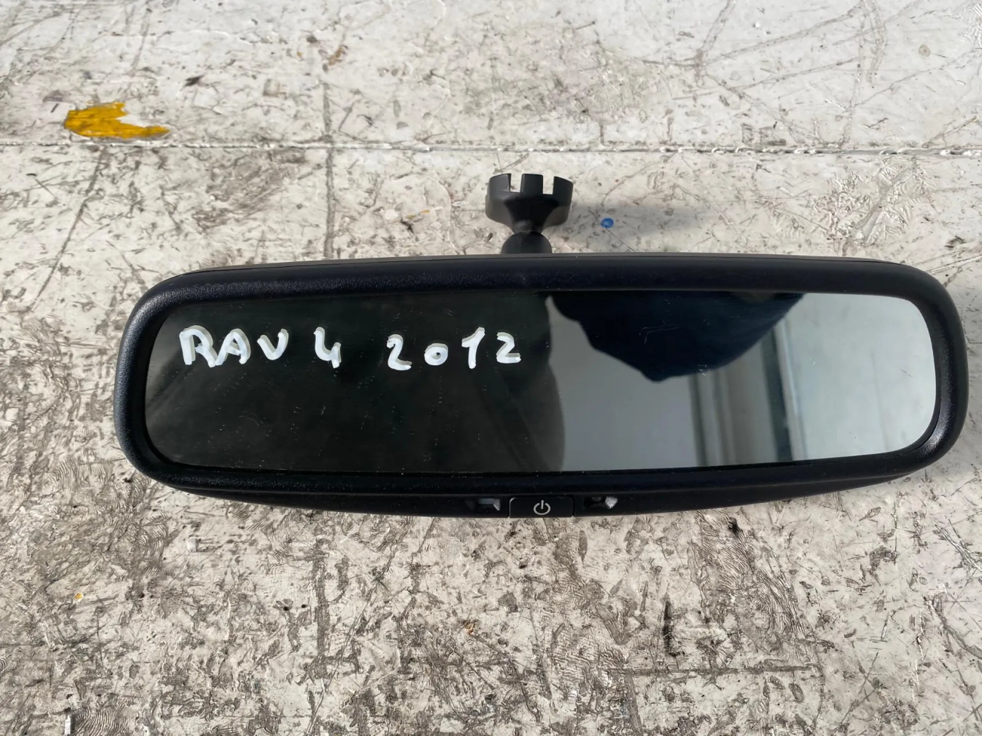 SPECCHIETTO RETROVISORE INTERNO con codice 8781005042 da TOYOTA Rav4 5Â° Serie 2200 Diesel con codice motore 2ADFHV/2ADFHV (2012)