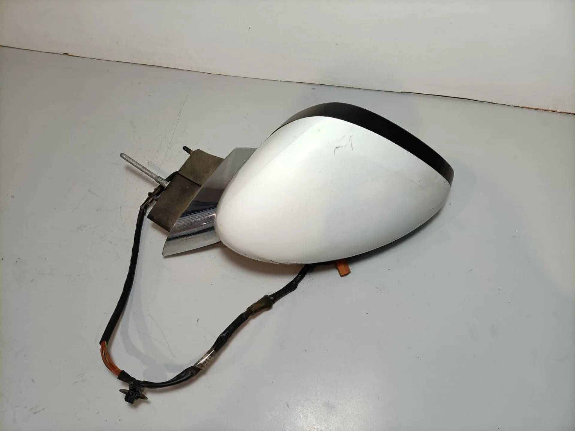 SPECCHIETTO RETROVISORE SINISTRO CITROEN C3 Serie (09>15) 1400 Diesel 50 kW / 68 CV con codice motore 8HR/8HR (DV4C), 8HZ (DV4TD) (2014)
