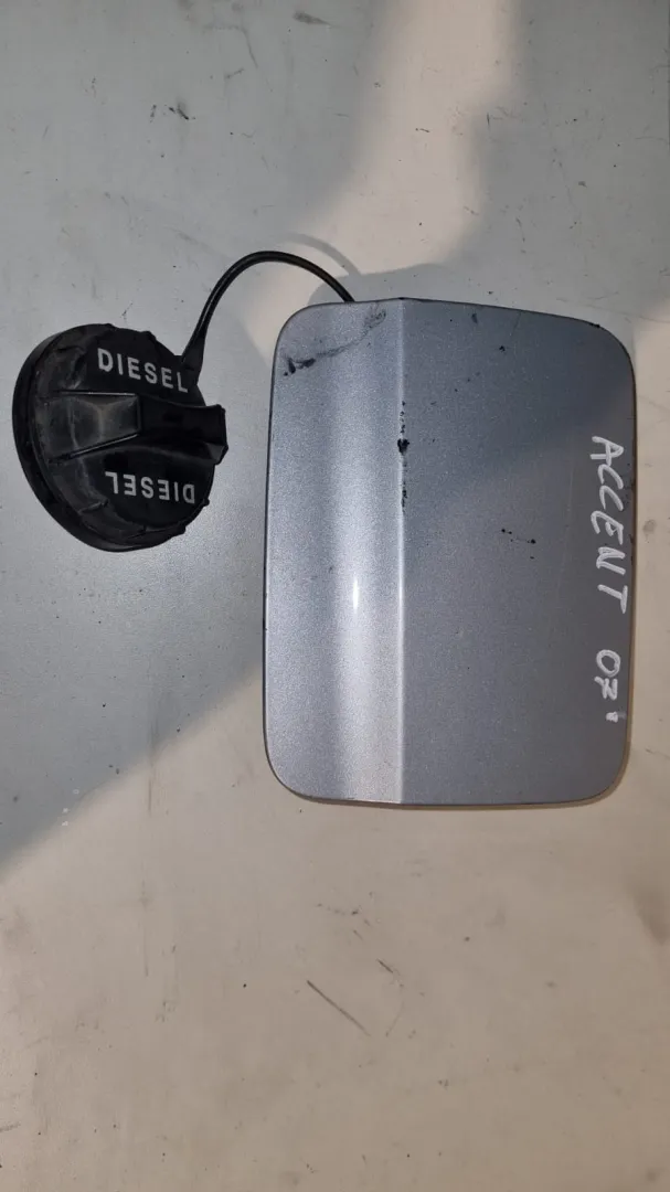 Sportellino carburante Hyundai Accent del 2007 1.5 Diesel