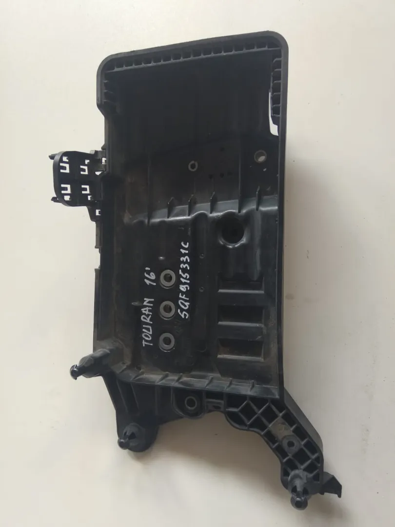 Staffa supporto batteria Volkswagen Touran del 2016 CODICE RICAMBIO : 5QF915331C