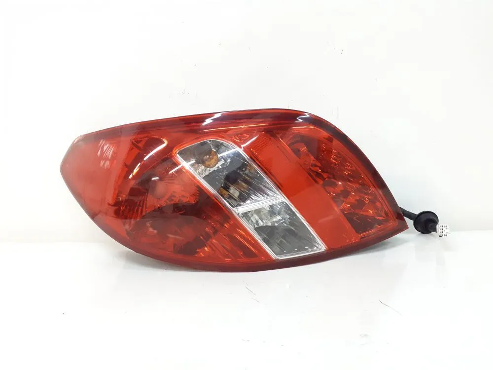 STOP FANALE POSTERIORE DESTRO con codice 924024P000 da PASSEGGERO HYUNDAI i20 1° Serie 1400 Diesel 55 (2011)