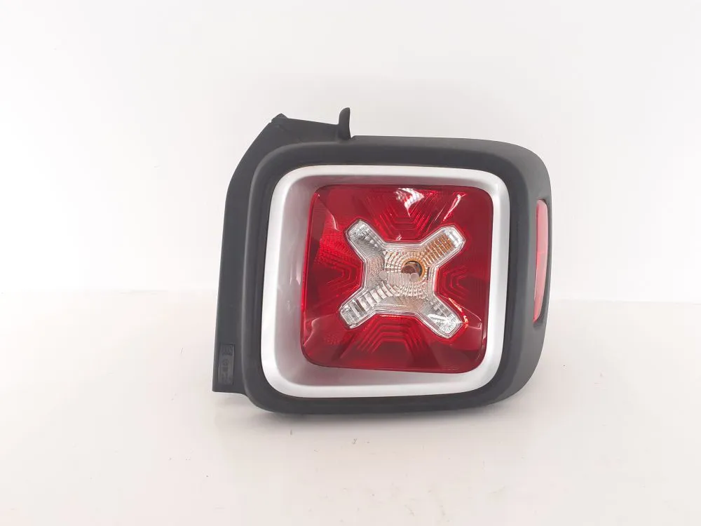 STOP FANALE POSTERIORE DESTRO PASSEGGERO con codice 51964233 da JEEP Renegade Serie (14>) 1600 Diesel 88 (2015)