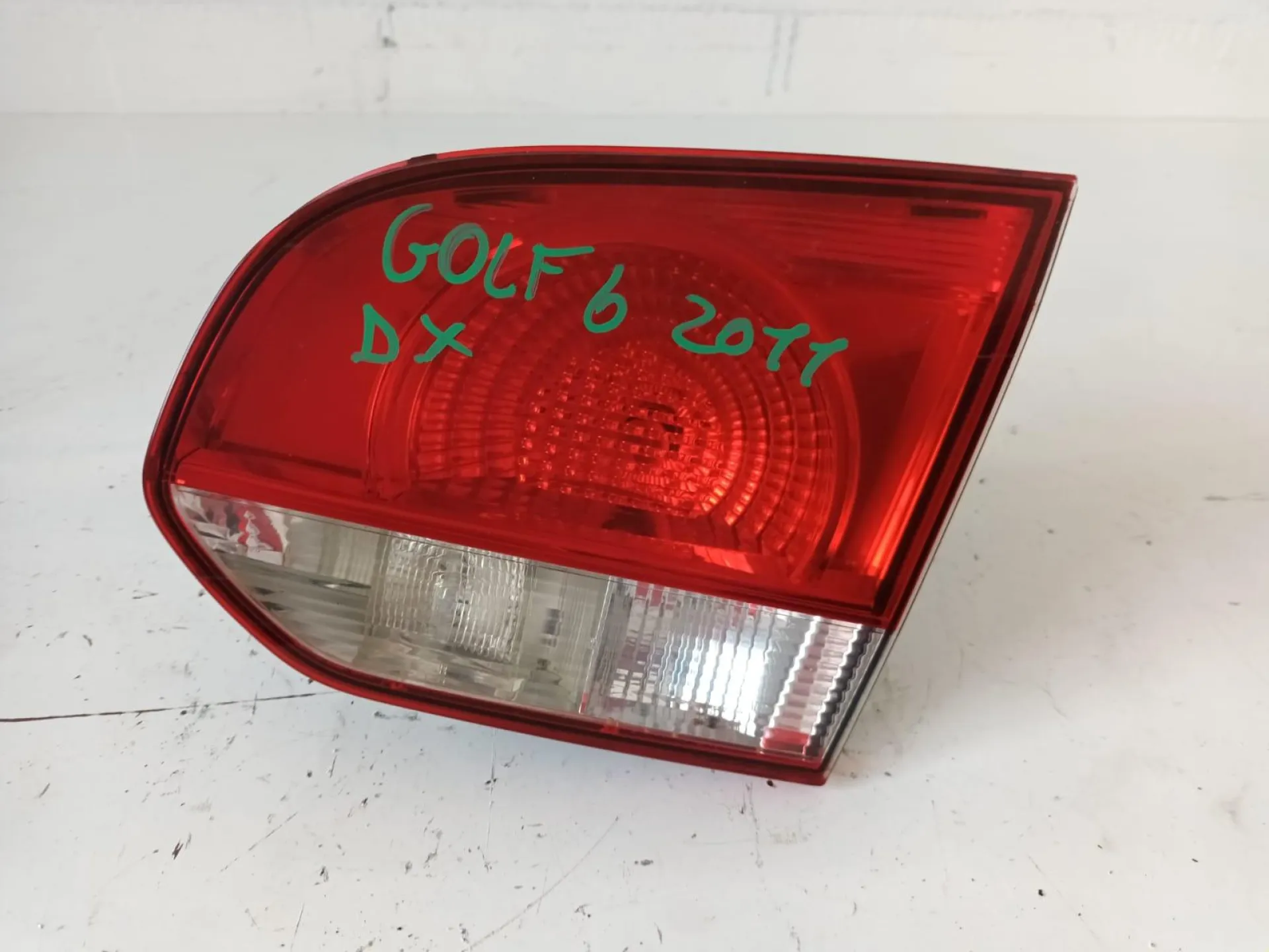 STOP FANALE POSTERIORE DESTRO PASSEGGERO con codice 89090386 da VOLKSWAGEN Golf 6 Berlina (08>12) 1600 Diesel (2011)