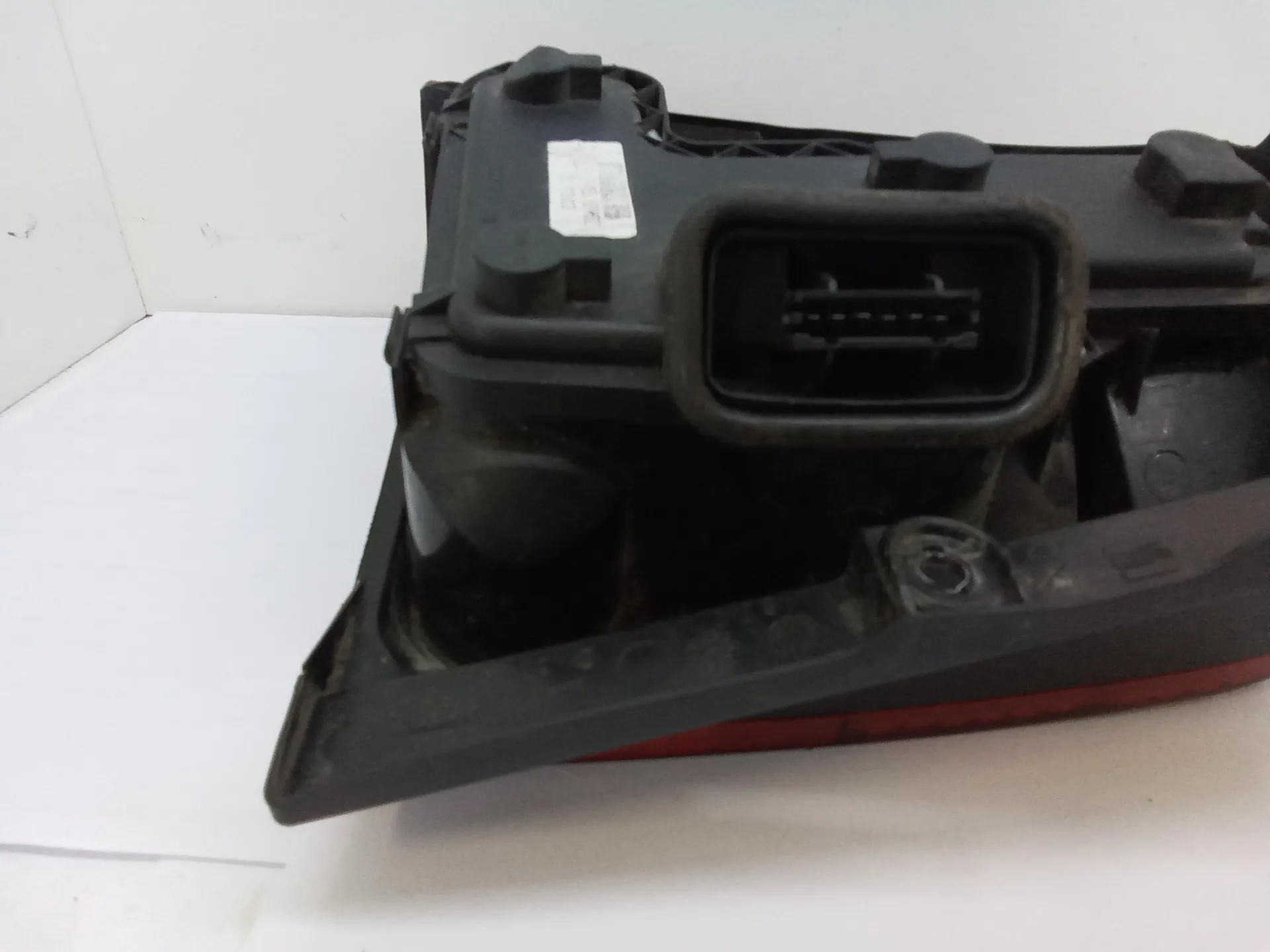 STOP FANALE POSTERIORE DESTRO PASSEGGERO con codice 38020748 da VOLKSWAGEN Lupo 1Â° Serie 1400 Diesel 55 (2003)