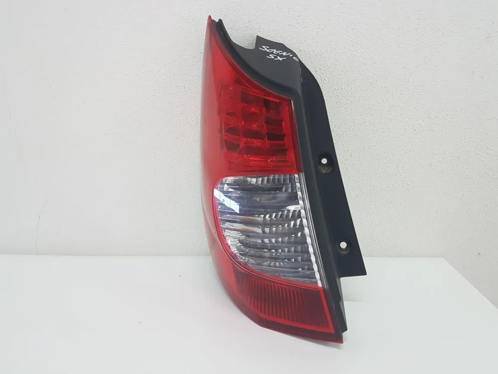 STOP FANALE POSTERIORE SINISTRO A LED LATO GUIDA con codice 8200474328 da RENAULT Scenic Serie (03>09) 1500 Diesel 78 (2007)