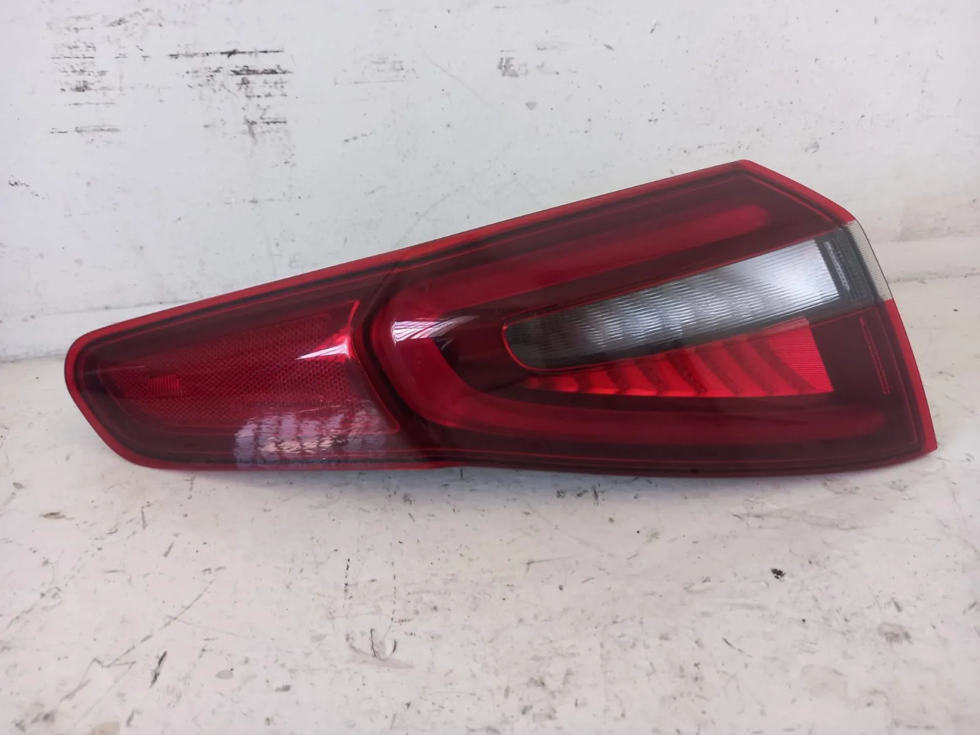 STOP FANALE POSTERIORE SINISTRO con codice 00505358080 da LATO GUIDA ALFA ROMEO Stelvio Serie (949_) (16>) 2200 Diesel (2017)