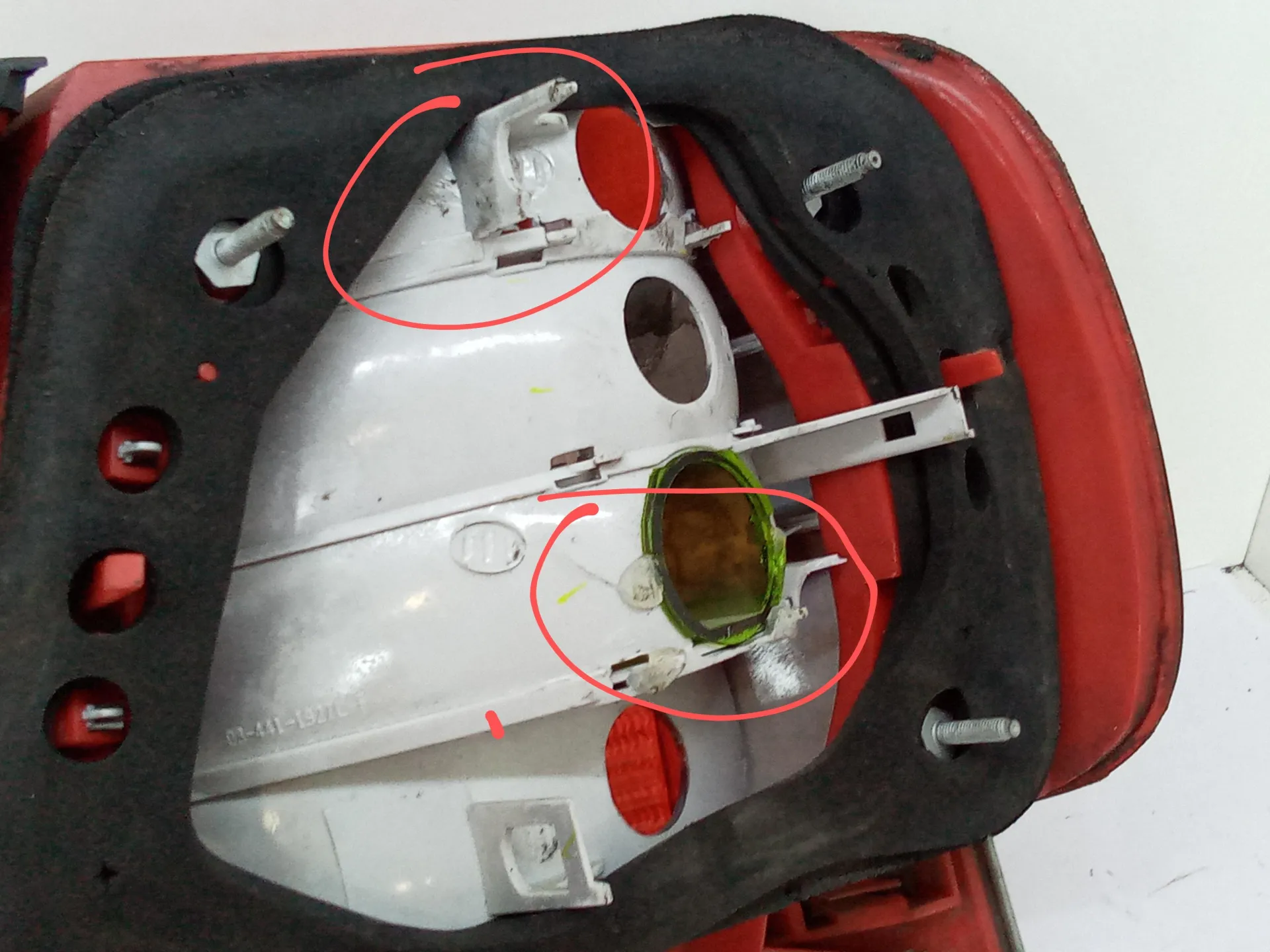 STOP FANALE POSTERIORE SINISTRO LATO GUIDA con codice 03-441-1927l-f da AUDI A4 Allroad Serie (94>00) Benzina (1996)