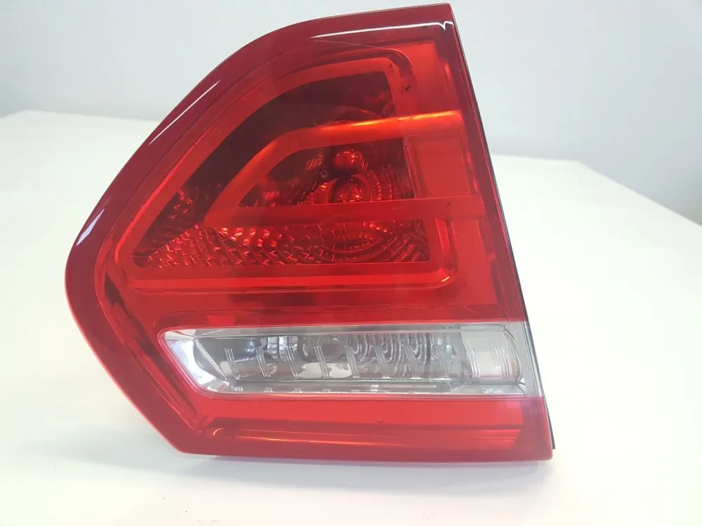 STOP FANALE POSTERIORE SINISTRO LATO GUIDA con codice 9653547777 da CITROEN C4 Picasso (06>13) Mk1 2000 Diesel 100 (2008)