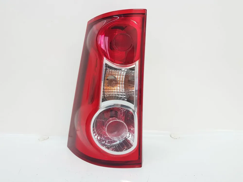 STOP FANALE POSTERIORE SINISTRO LATO GUIDA con codice 8200864612 da DACIA Logan 2Â° Serie 1500 Diesel 63 (2010)