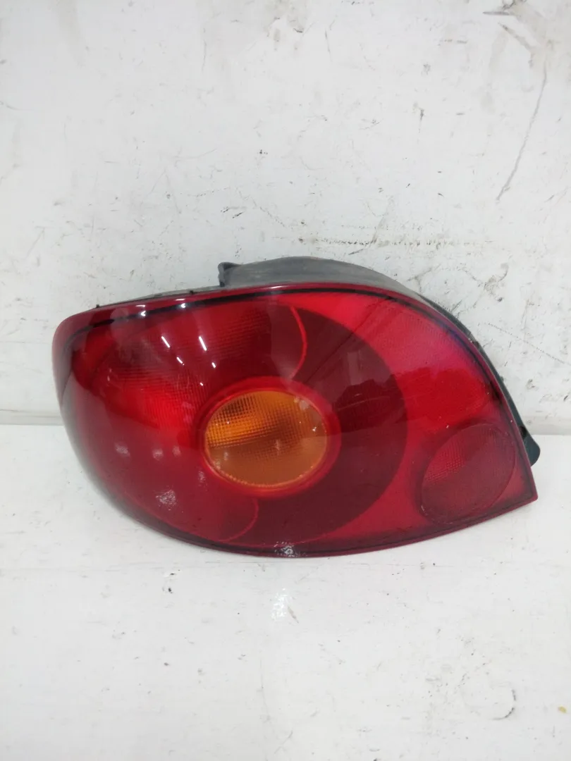 STOP FANALE POSTERIORE SINISTRO LATO GUIDA con codice 0320508332 da DAEWOO Matiz 2Â° Serie 800 Benzina (2002)