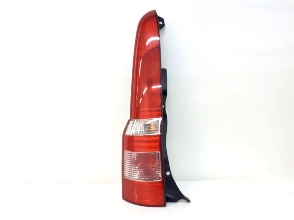 STOP FANALE POSTERIORE SINISTRO con codice 51763007 da LATO GUIDA FIAT Panda 2° Serie 1300 Diesel 55 (2011)
