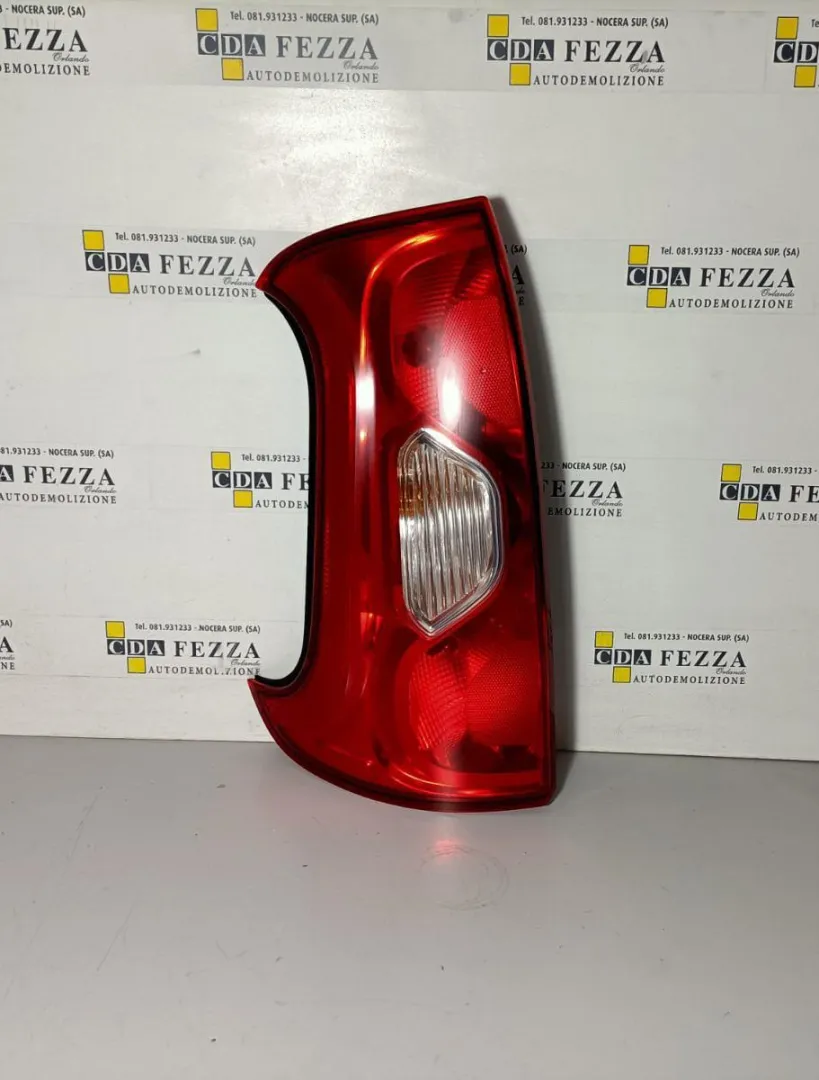 STOP FANALE POSTERIORE SINISTRO LATO GUIDA FIAT Panda 3Â° Serie Benzina (2015)