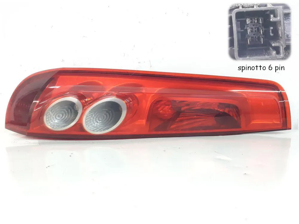 STOP FANALE POSTERIORE SINISTRO LATO GUIDA con codice 1432274 da FORD Fiesta 5Â° Serie 1400 Diesel 50 con codice motore F6JB (2007)