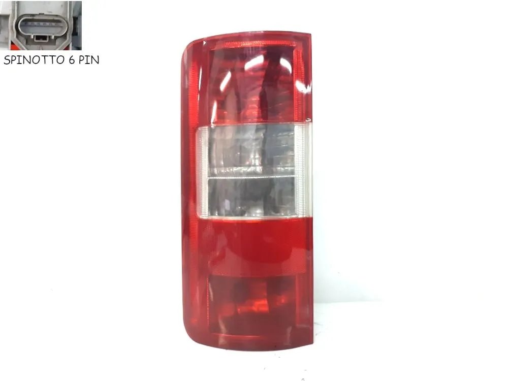 STOP FANALE POSTERIORE SINISTRO con codice 1369222 da LATO GUIDA FORD Transit Connect 1° Serie 1800 Diesel 66 (2004)