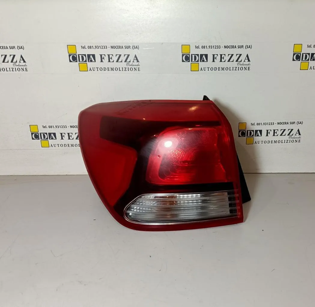 STOP FANALE POSTERIORE SINISTRO LATO GUIDA KIA Rio Serie (17>) 1200 Benzina 62 kW / 84 CV con codice motore G4LA/G4LA (2018)