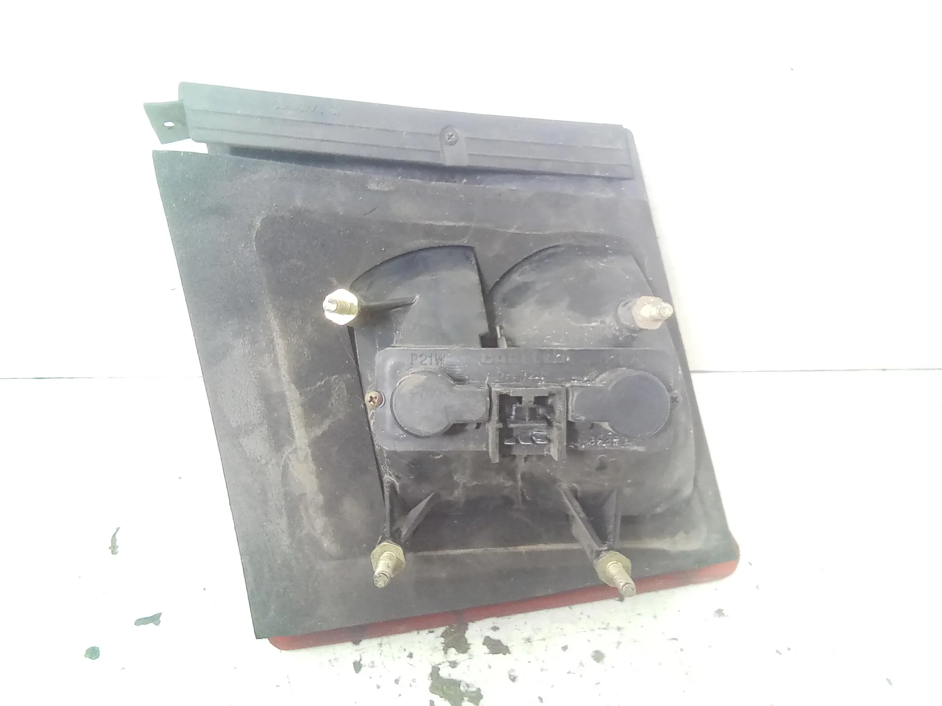 STOP FANALE POSTERIORE SINISTRO LATO GUIDA con codice 36610774 da LANCIA Dedra Berlina 1800 Benzina (1992)