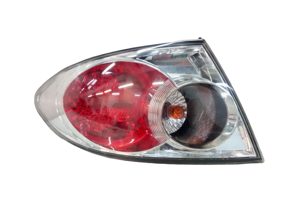 STOP FANALE POSTERIORE SINISTRO LATO GUIDA con codice GJ6A51180E da MAZDA 6 Berlina 2000 Diesel 100 con codice motore RF/RF (2005)