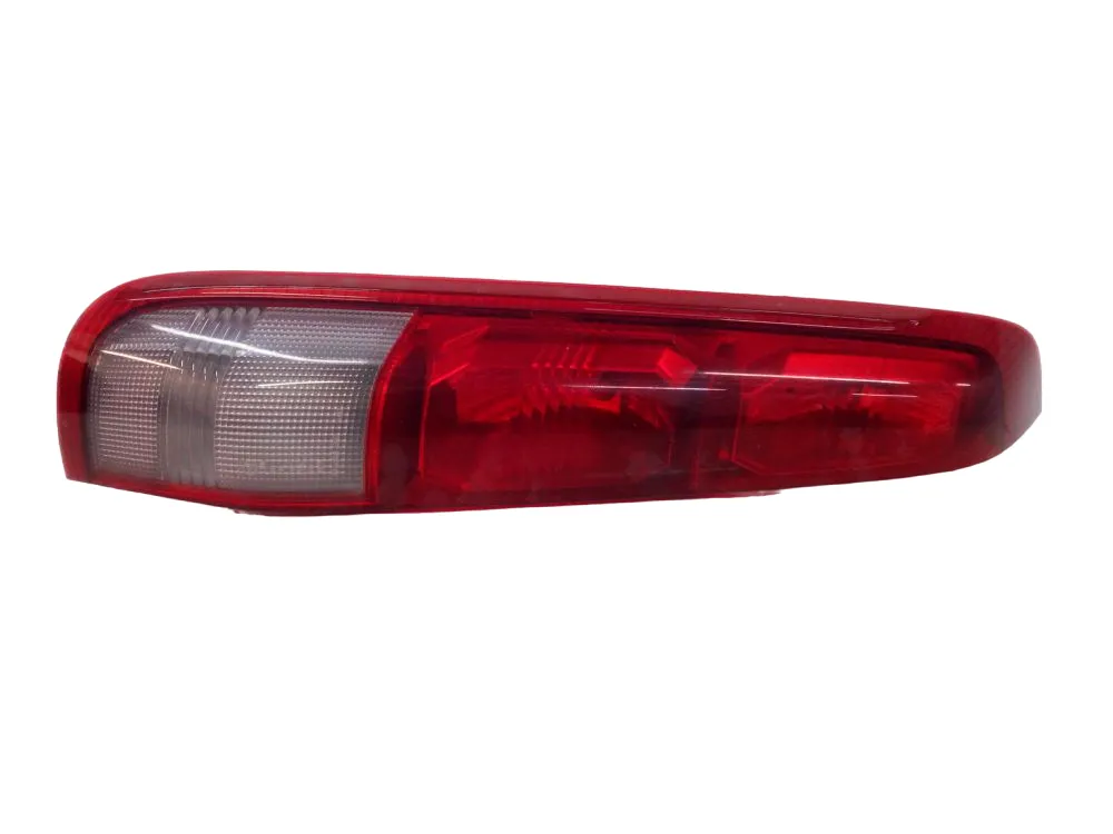 STOP FANALE POSTERIORE SINISTRO LATO GUIDA con codice 26555EQ00A da NISSAN X-Trail 1Â° Serie 2200 Diesel 100 con codice motore YD22/YD22 (2006)