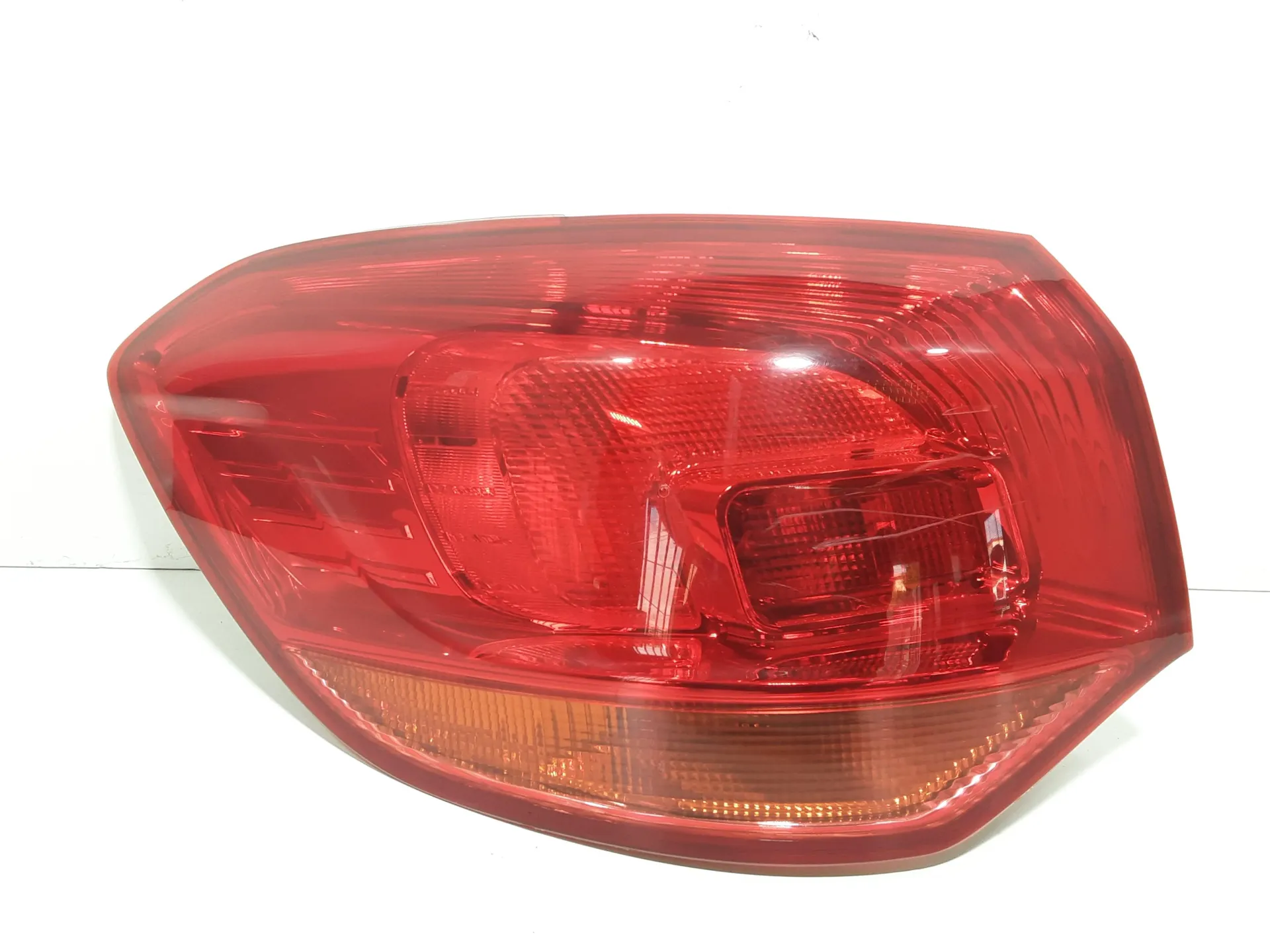 STOP FANALE POSTERIORE SINISTRO LATO GUIDA OPEL Astra J Sports Tourer (10>15)