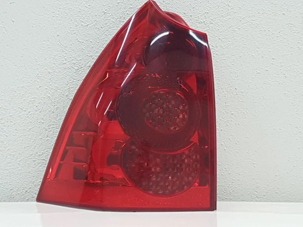 STOP FANALE POSTERIORE SINISTRO con codice 6350X2 da LATO GUIDA PEUGEOT 307 S. Wagon 2° Serie 1600 Diesel 80 (2006)