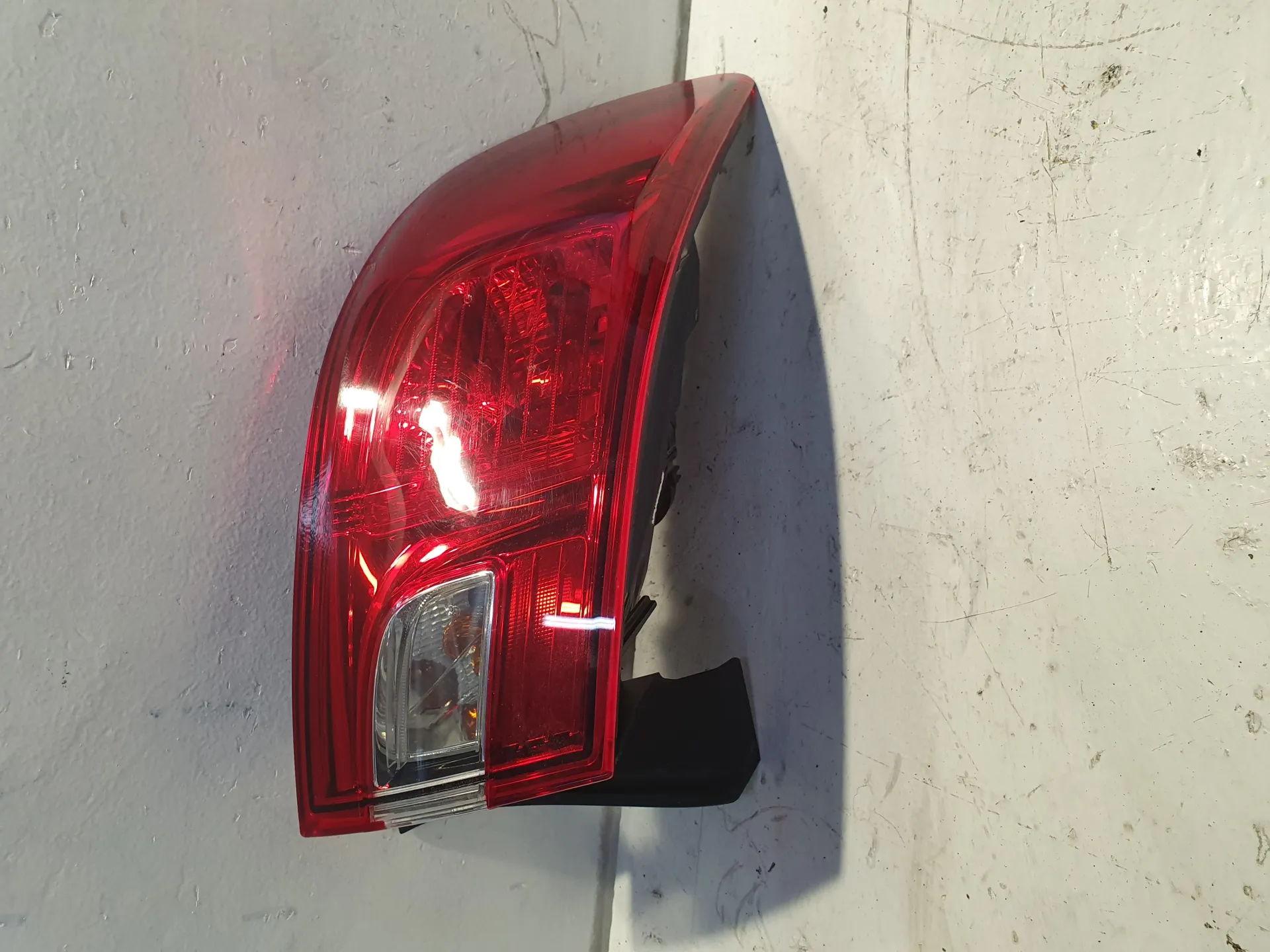 STOP FANALE POSTERIORE SINISTRO LATO GUIDA RENAULT Clio Serie (08>15) Diesel (2015)