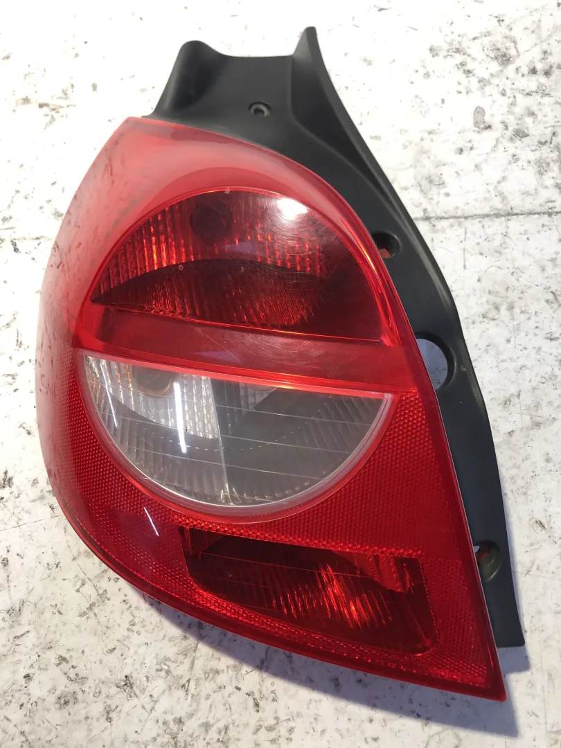 STOP FANALE POSTERIORE SINISTRO LATO GUIDA RENAULT Clio Serie (04>08) 1500 Diesel (2006)
