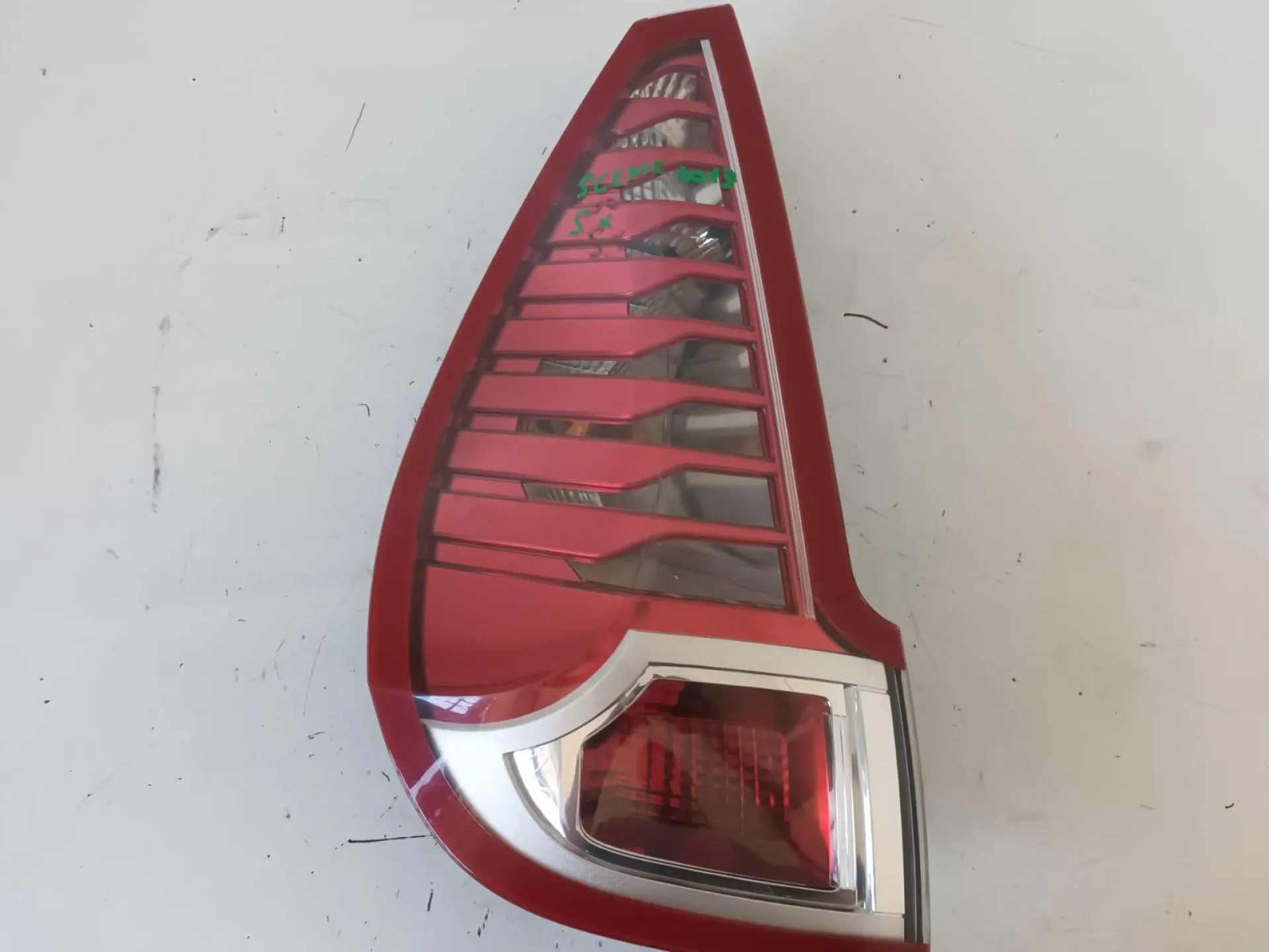 STOP FANALE POSTERIORE SINISTRO LATO GUIDA RENAULT Scenic Serie (09>16) 1500 Diesel con codice motore K9K (2013)