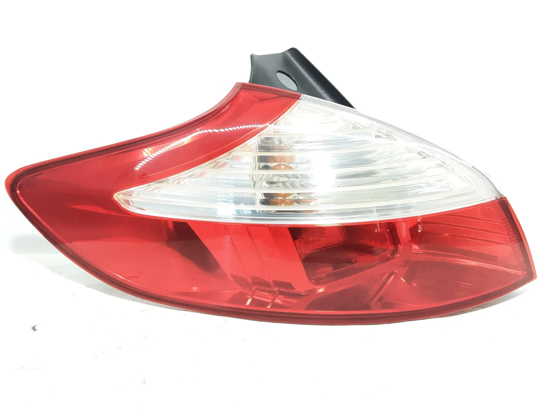 STOP FANALE POSTERIORE SINISTRO con codice 265550007R da LATO GUIDA RENAULT Megane III (08>16) 1400 Benzina 96 kW / 131 CV