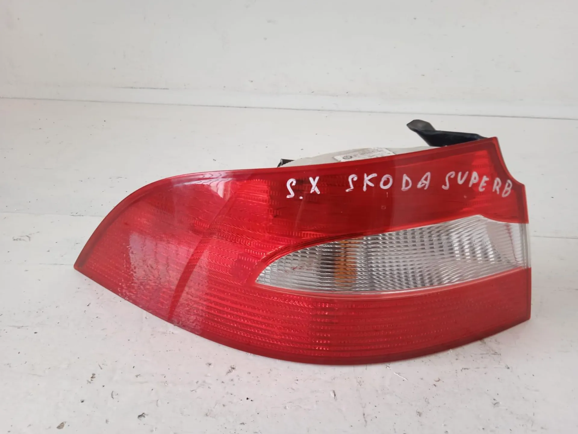 STOP FANALE POSTERIORE SINISTRO LATO GUIDA SKODA Superb 2Â° Serie 2000 Diesel con codice motore BMP/BMP (2010)