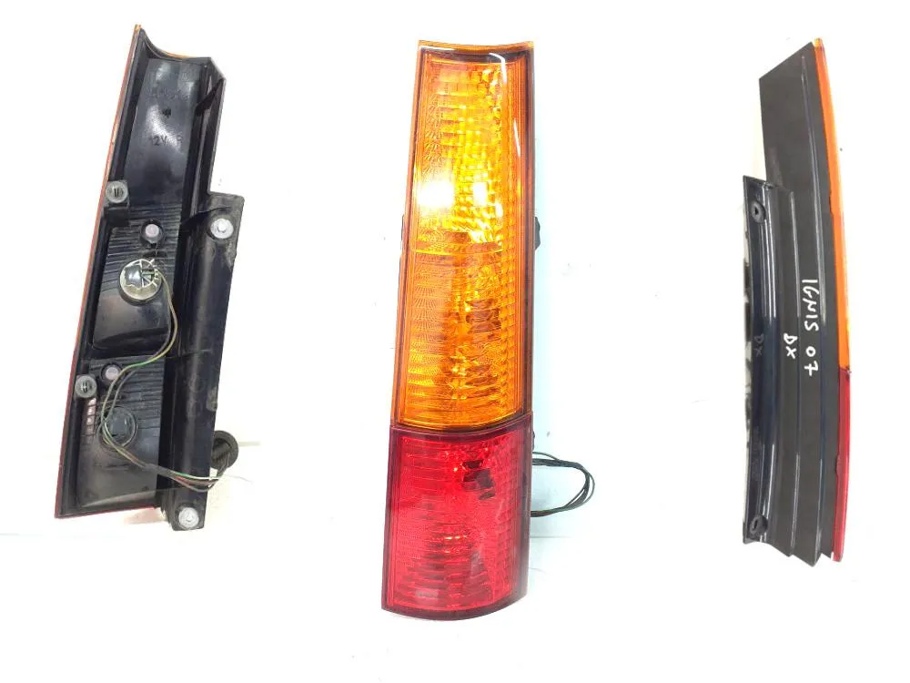 STOP FANALE POSTERIORE SINISTRO LATO GUIDA con codice 6565086G00 da SUZUKI Ignis 2Â° Serie con codice motore Z13DT (2007)