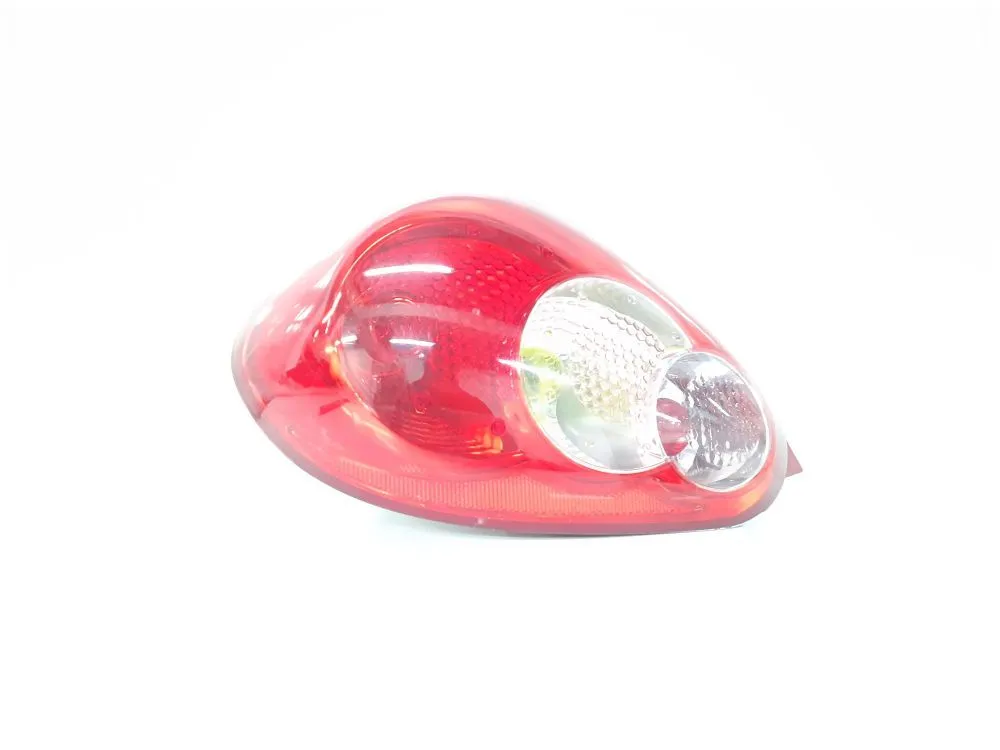 STOP FANALE POSTERIORE SINISTRO con codice 815600H020 da LATO GUIDA TOYOTA Aygo 1° Serie 1000 Benzina 50 (2008)
