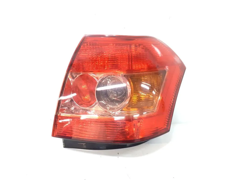 STOP FANALE POSTERIORE SINISTRO LATO GUIDA con codice 8156102150 da TOYOTA Corolla Berlina 4Â° Serie 2000 Diesel 85 (2006)