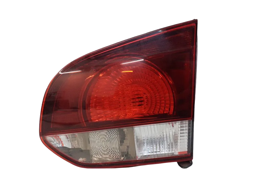 STOP POSTERIORE DESTRO INTEGRATO NEL PORTELLO con codice 5K0945094AA da VOLKSWAGEN Golf 6 Berlina (08>12) 1600 Diesel 77 kW / 105 CV (2011)