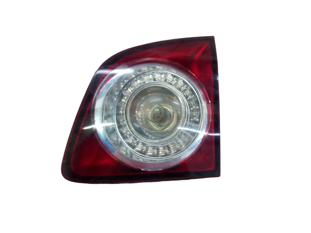 STOP POSTERIORE DESTRO INTEGRATO NEL PORTELLO VOLKSWAGEN Golf 5 Plus 5M0945094S con codice motore BKD/BKD (04>13)