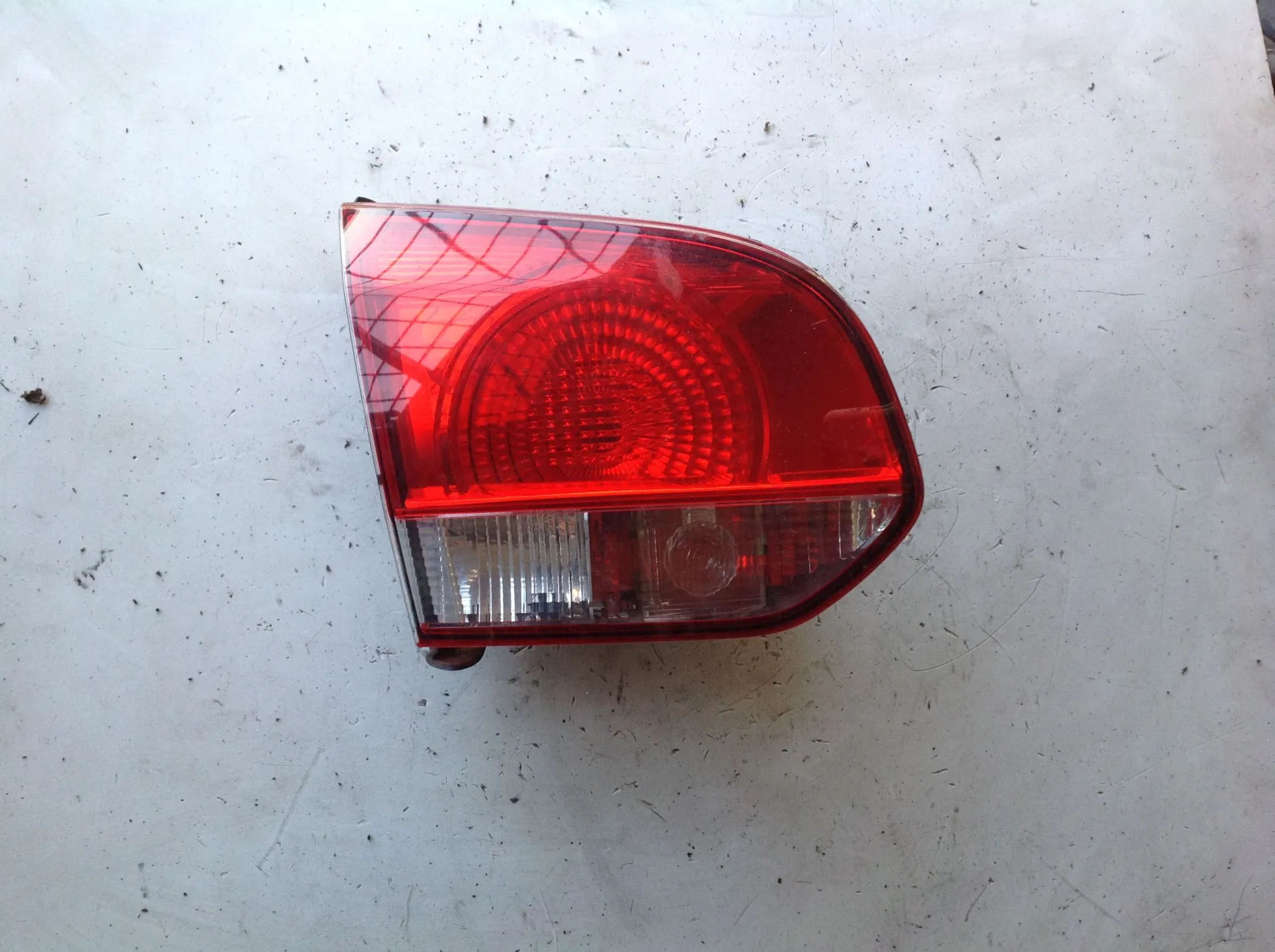 STOP POSTERIORE SINISTRO INTEGRATO NEL PORTELLO VOLKSWAGEN Golf 6 Berlina (08>12) Benzina (2010)