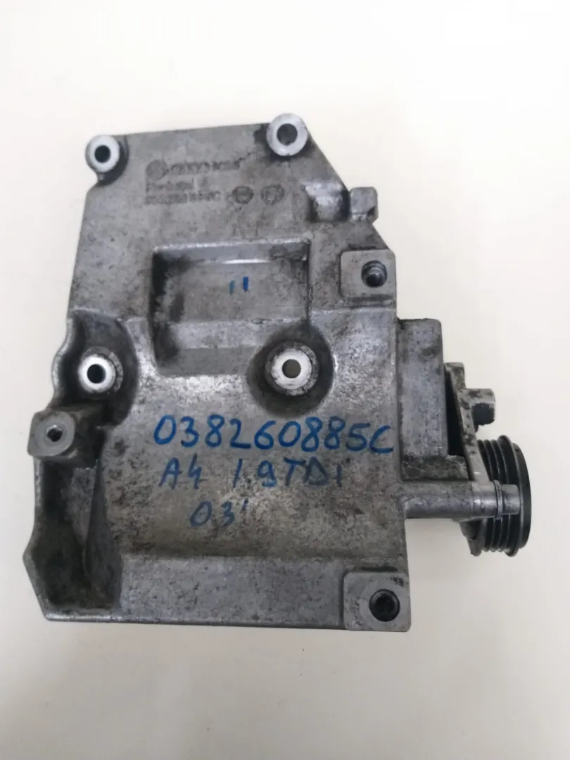 Supporto alternatore Audi A4 1.9 D del 2003 CODICE RICAMBIO : 038903143AE