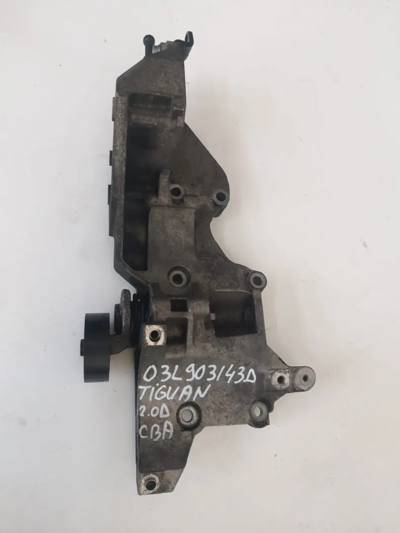 Supporto alternatore VW Tiguan 2.0 D del 2010 CODICE RICAMBIO : 03L903143D