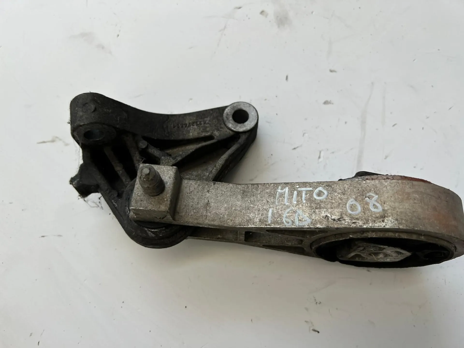 Supporto cambio Alfa Romeo Mito 1.6 D del 2008