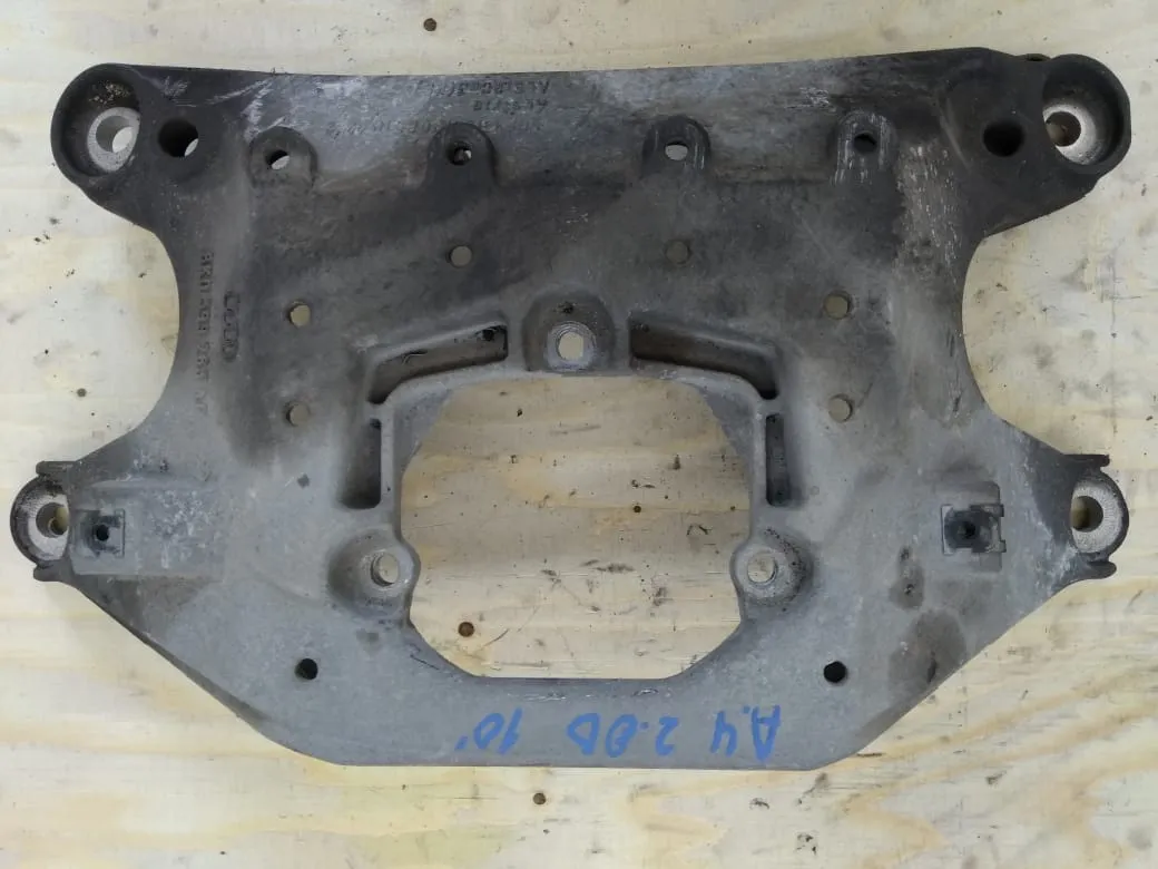 Supporto cambio Audi A4 del 2010 2.0 Diesel CODICE RICAMBIO : 8K0 399 263 AF