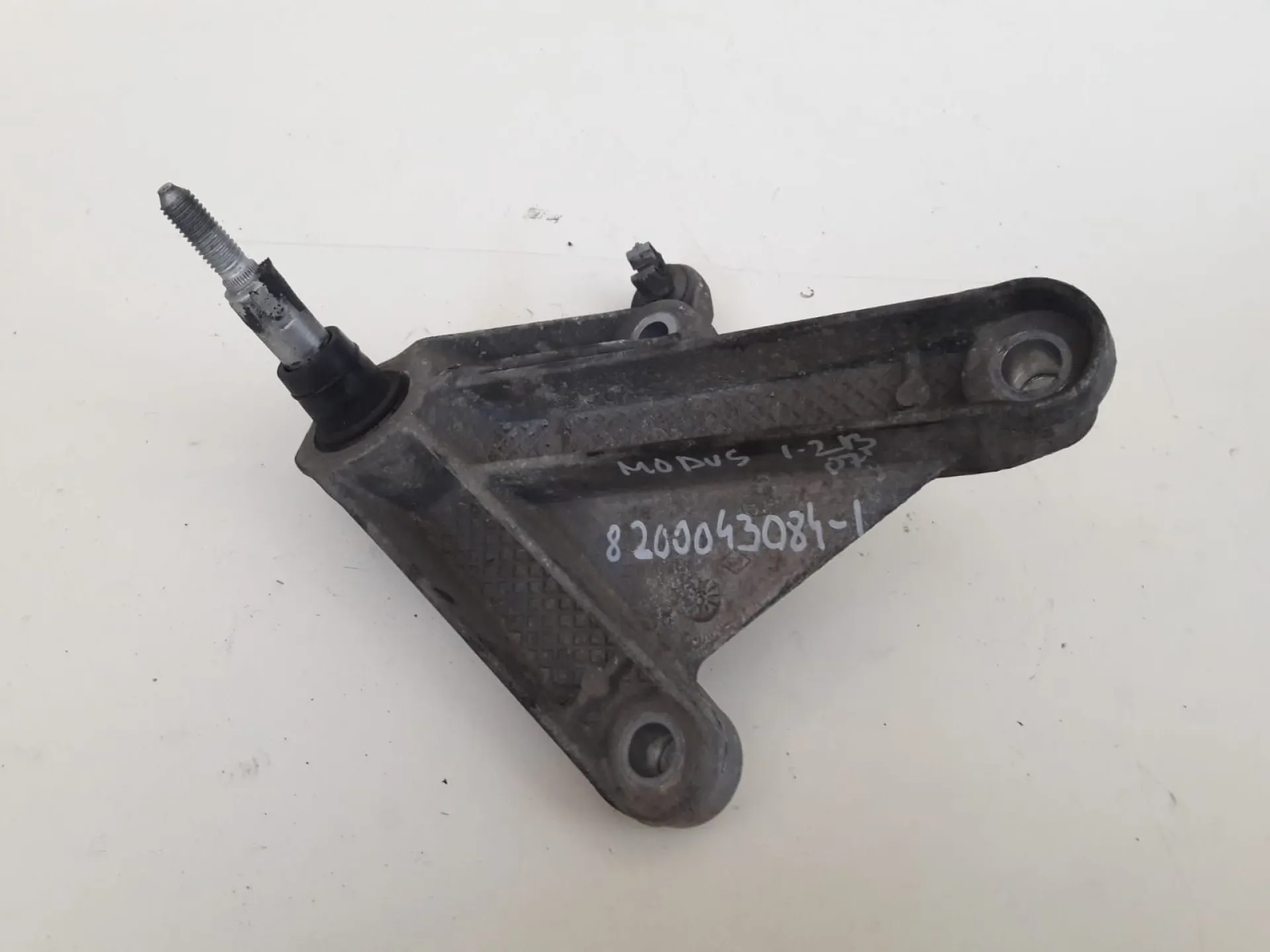 Supporto cambio Renault Modus 1.2 B del 2007 CODICE RICAMBIO : 82000430841