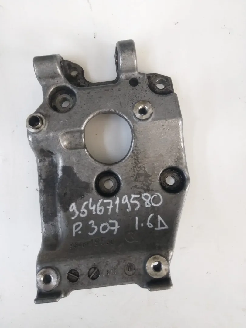Supporto compressore Peugeot 307 1.6 HDI del 2006 CODICE RICAMBIO : 9546719580