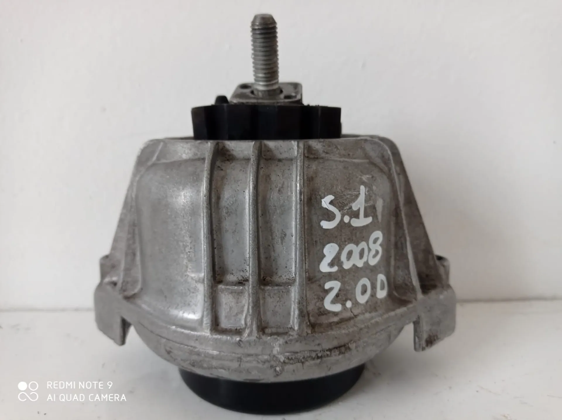 SUPPORTO MOTORE con codice 13981112 da BMW Serie 1 Serie (E87) (07>) 2000 Diesel (2008)