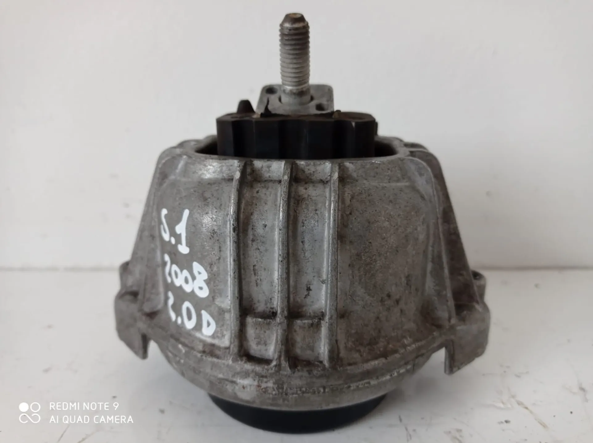 SUPPORTO MOTORE con codice 13981112 da BMW Serie 1 Serie (E87) (07>) 2000 Diesel (2008)