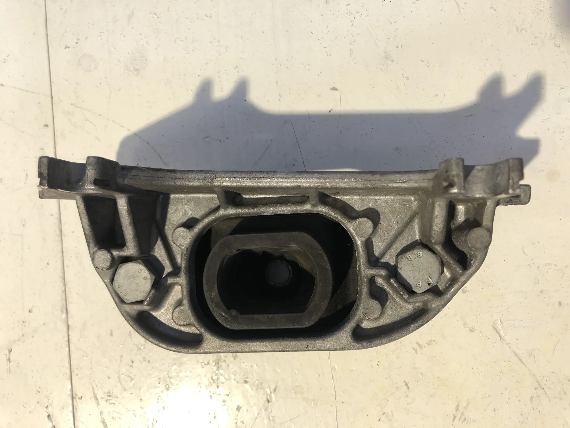 SUPPORTO MOTORE con codice 112228982R da DACIA Sandero 1Â° Serie 1400 Benzina (2009)