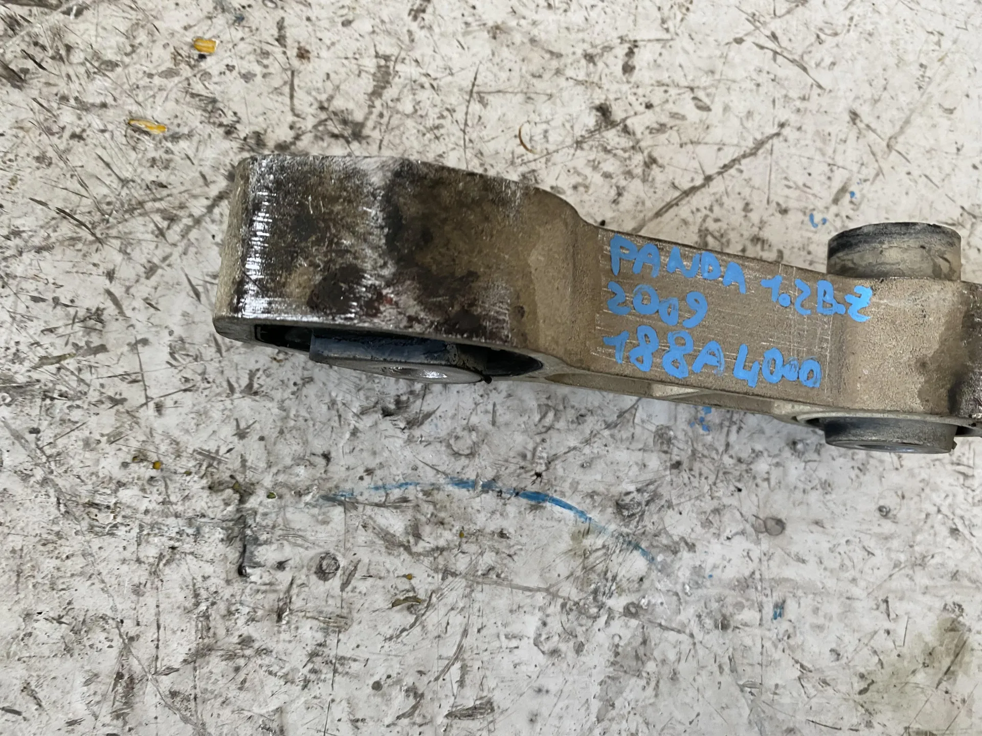 SUPPORTO MOTORE FIAT Panda 2Â° Serie 1200 Benzina con codice motore 188A4000/188A4000 (2009)